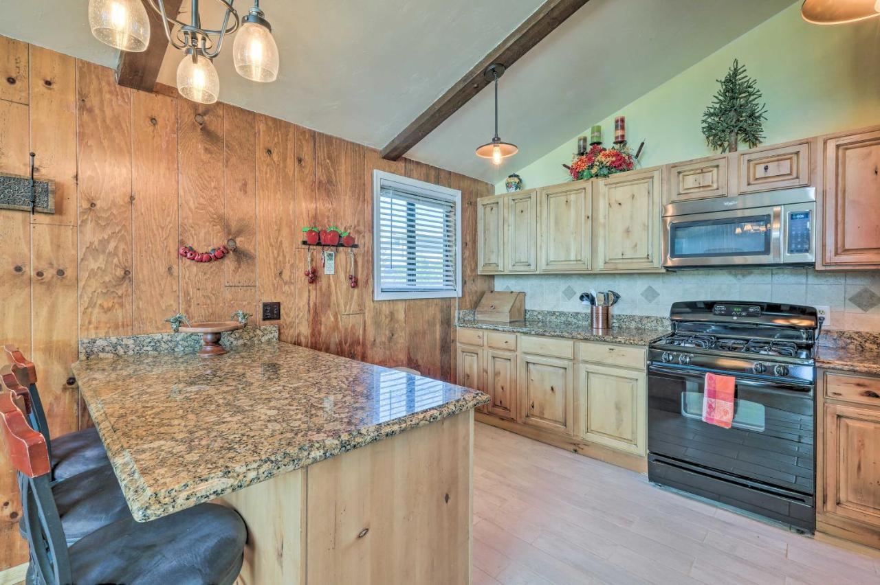 Flagstaff Townhome - Walk To Country Club And Pools! Exterior photo