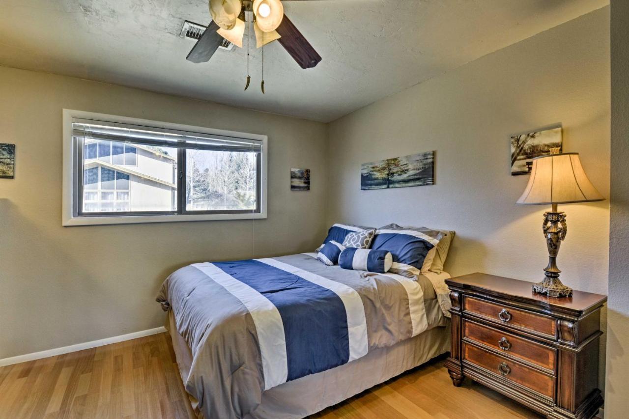 Flagstaff Townhome - Walk To Country Club And Pools! Exterior photo